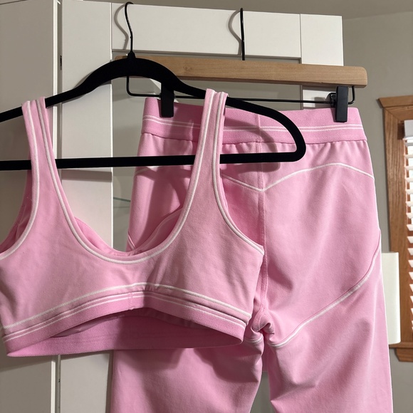 ALO Yoga Airbrush High-Waist Heart Throb Legging + Bra Set Sweet Pink size Small - Picture 5 of 9